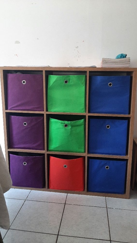 Móvel de 9 cubos