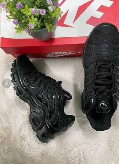 "Buty damskie Trampki"Nike_Air_Max_TN_Plus_czarny R.43