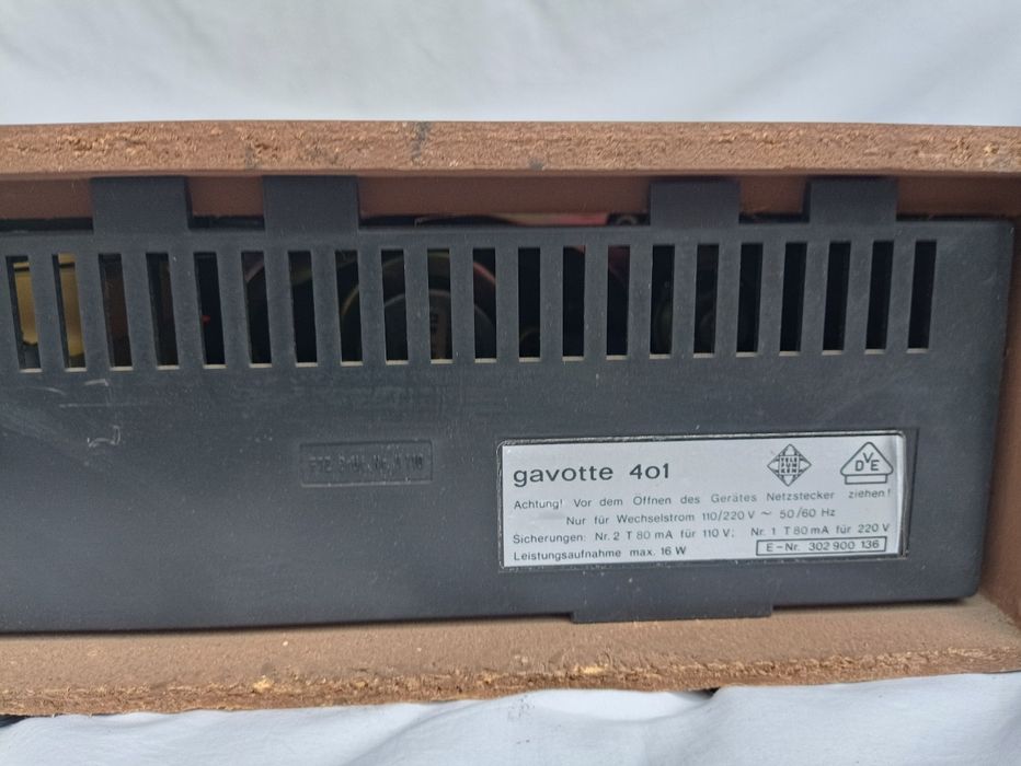Вінтажне радіо Telefunken Gavotte 401