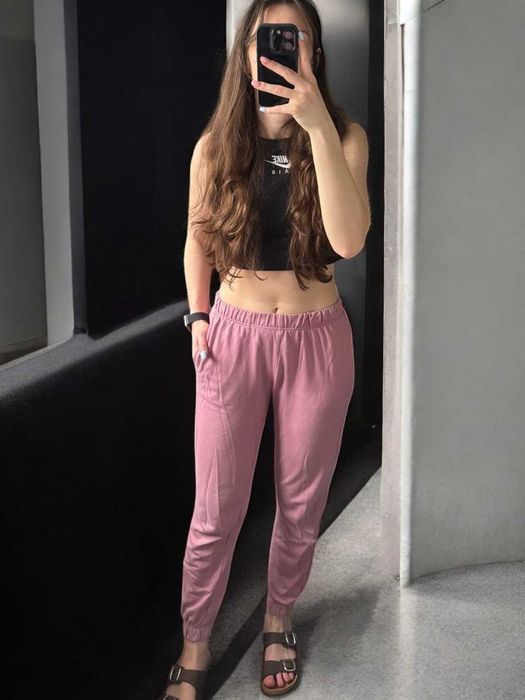 Różowe spodnie dresowe SinSay XS