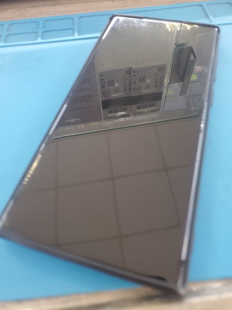 Смартфон Samsung s22 ultra на дві сім картки , офіціал.