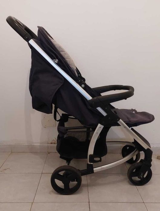 Vende-se Carrinho de Bebé