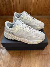 Кроссовки Adidas Yeezy 700 Analog