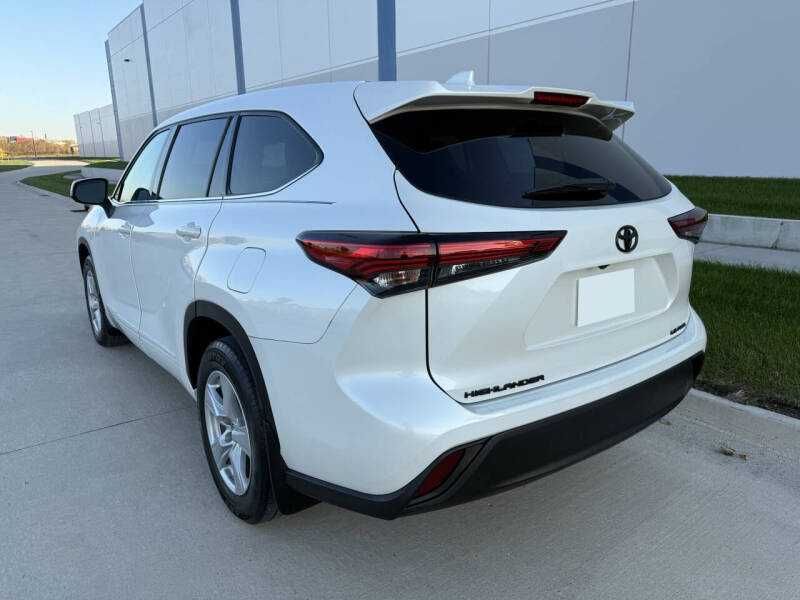 2021 Toyota Highlander LE