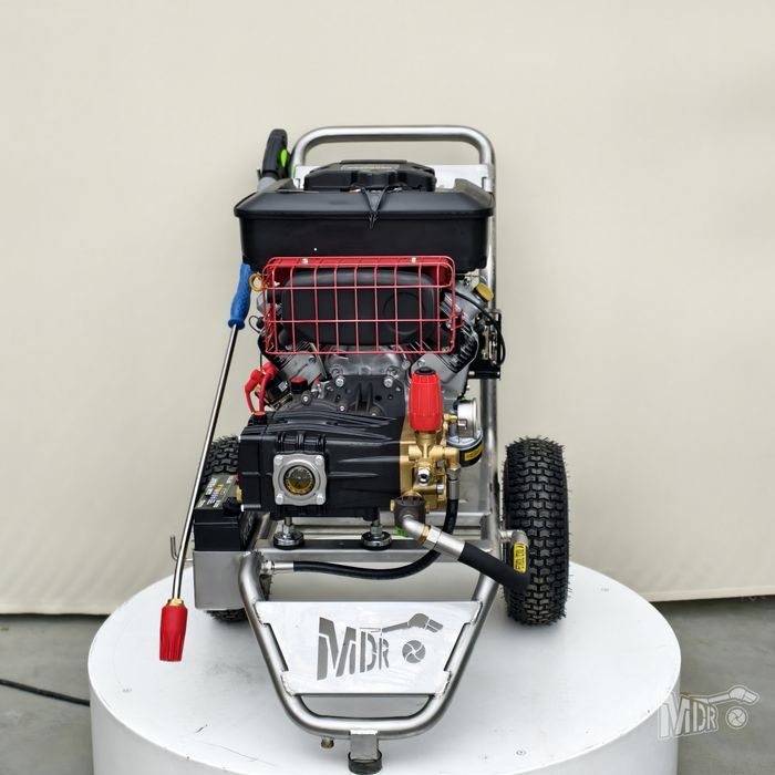 Myjka spalinowa ROMI 300 SP silnik Vanguard 18KM
