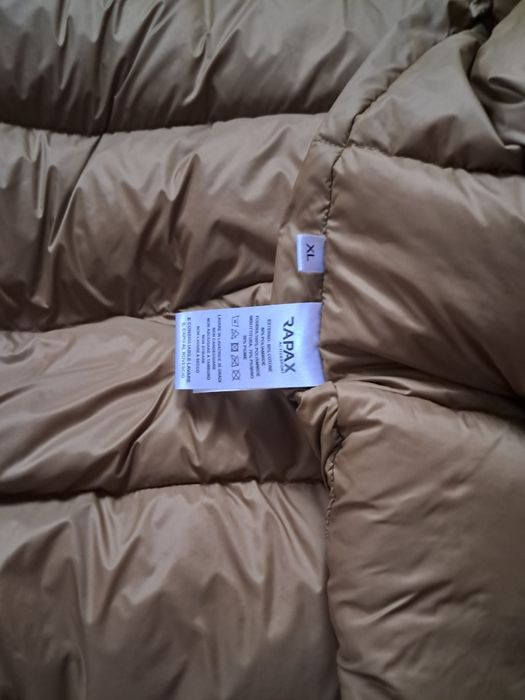 Чоловічий пуховик фірмовий