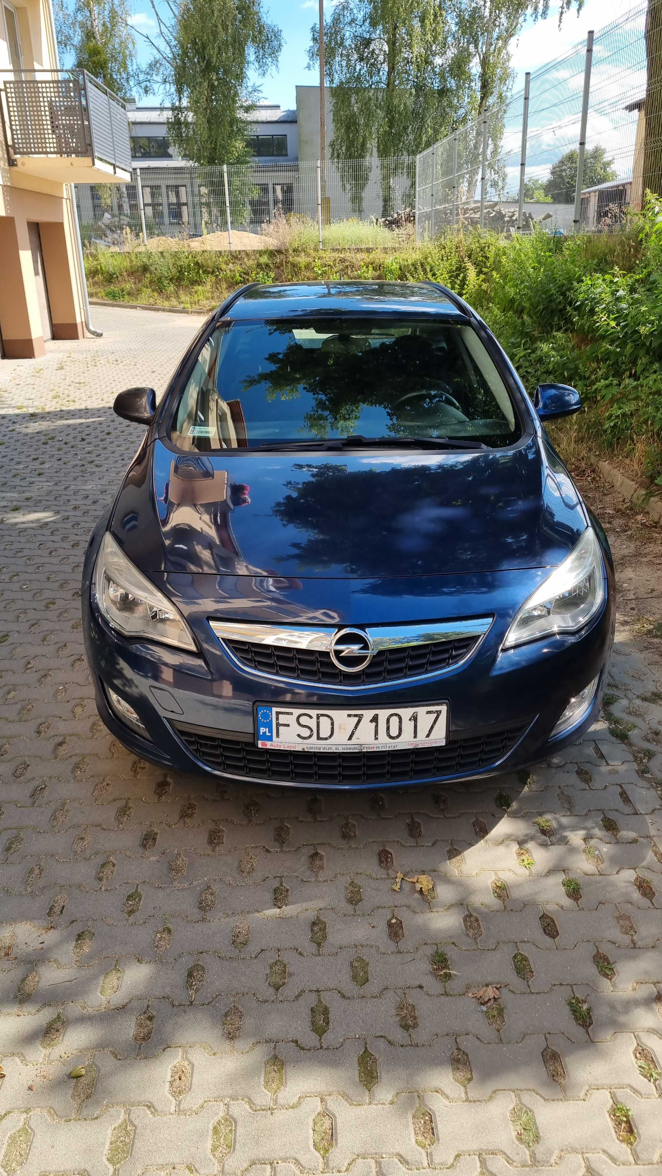Opel Astra J 2012 1,4 Benzyna Turbo 120 KM