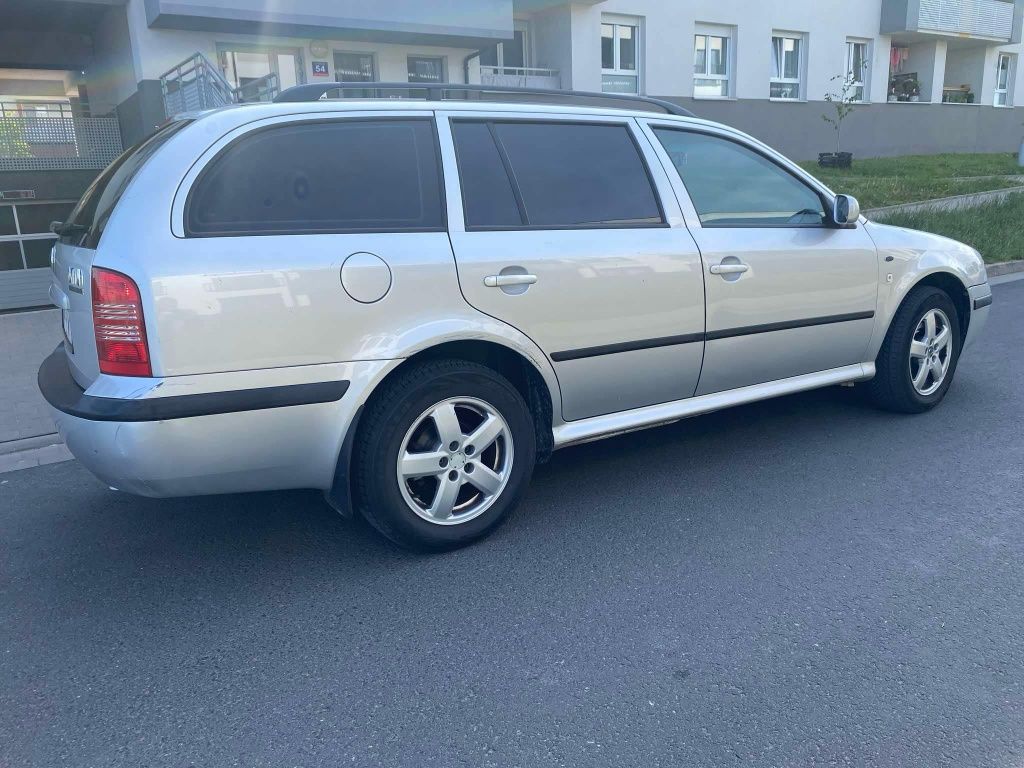 Škoda Octavia Tour 2.0 Benzyna Automat