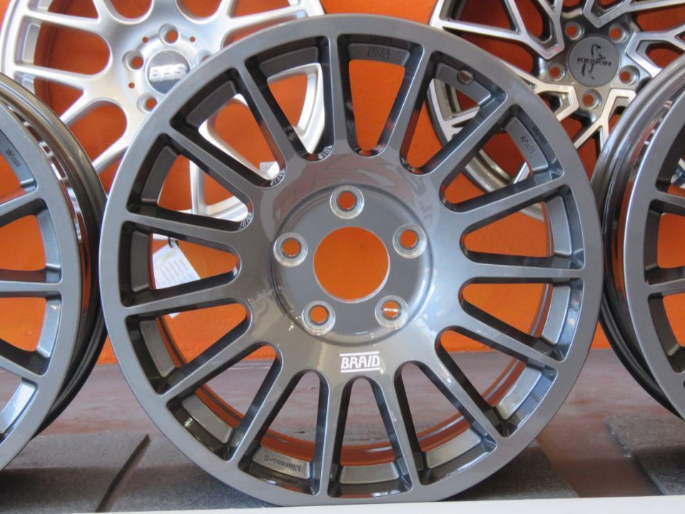Jantes Braid Winrace S 17 x 8 et 35 5x120  Antracite VW Amarok + Range