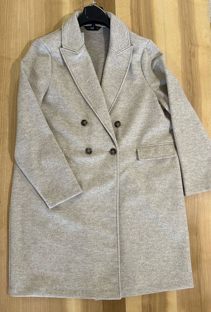 Пальто нове XL розмір 20  або 50-52