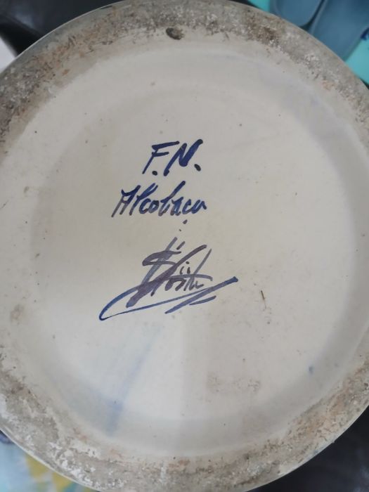 FN ALCOBAÇA  Jarrão cerâmico  pintado à mão  .