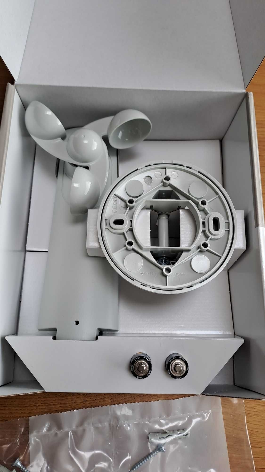 Somfy Eolis WireFree io - dwukierunkowy radiowy czujnik wiatrowy