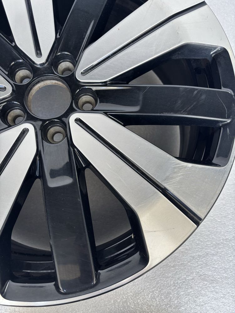 Volvo XC40 felga aluminiowa 5x108 19” x 7,5” ET 50,5