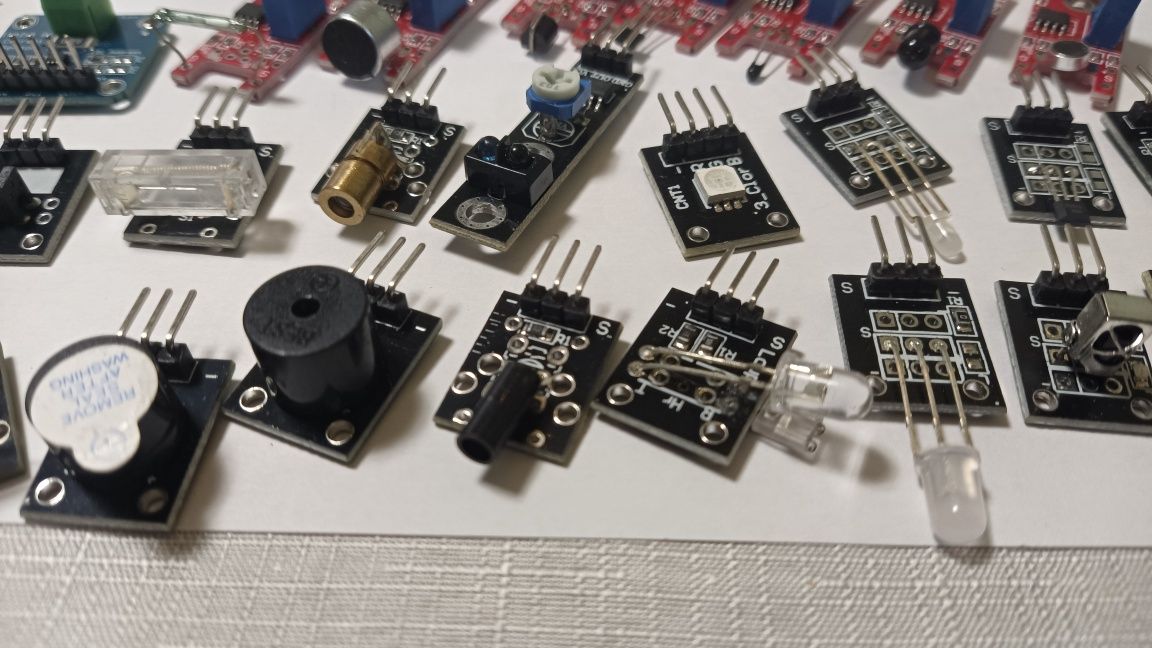 Duży zestaw czujników dla arduino albo raspberri pi