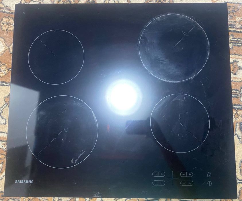 Варильна поверхня електрична SAMSUNG NZ64T3506AK/WT