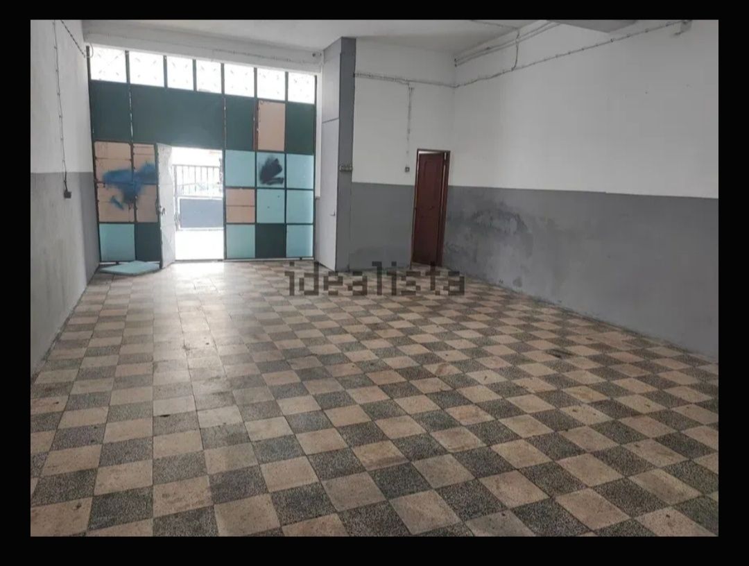 Aluga-se Armazém/Garagem