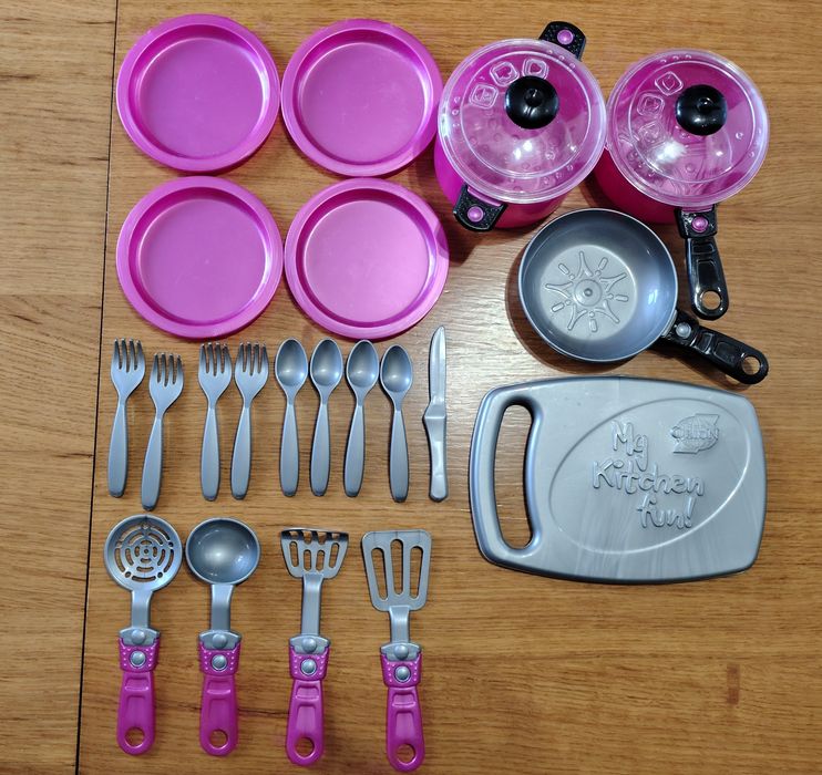 Набір іграшкового посуду