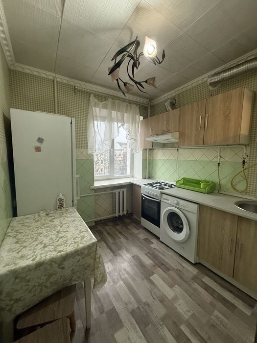 Продам однокімнатну центр міста