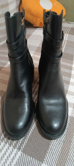 Ботинки очень,Zara