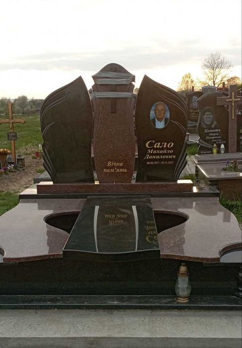 Пам'ятники від виробника