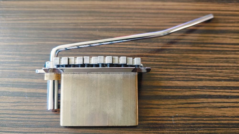 Mostek do gitary elektrycznej tremolo (komplet).