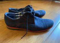 Eleganckie buty meskie do garnituru granatowe