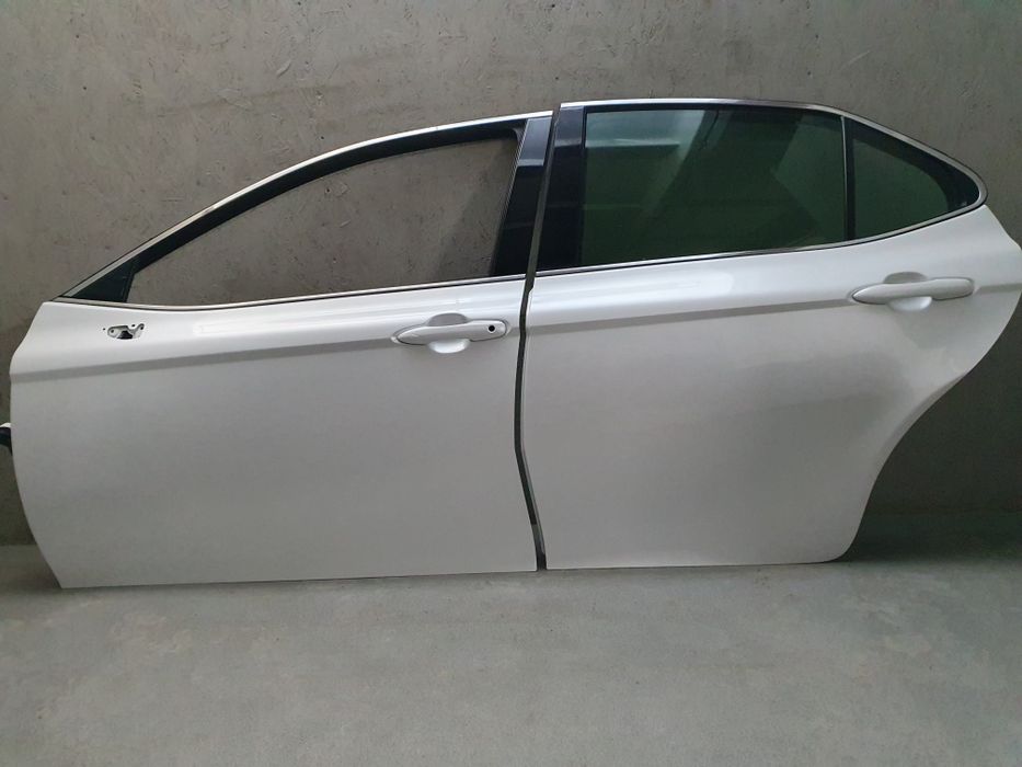 Двері білий колір 040 Toyota Camry V70 XLE LE SE розборка 2019-2023р