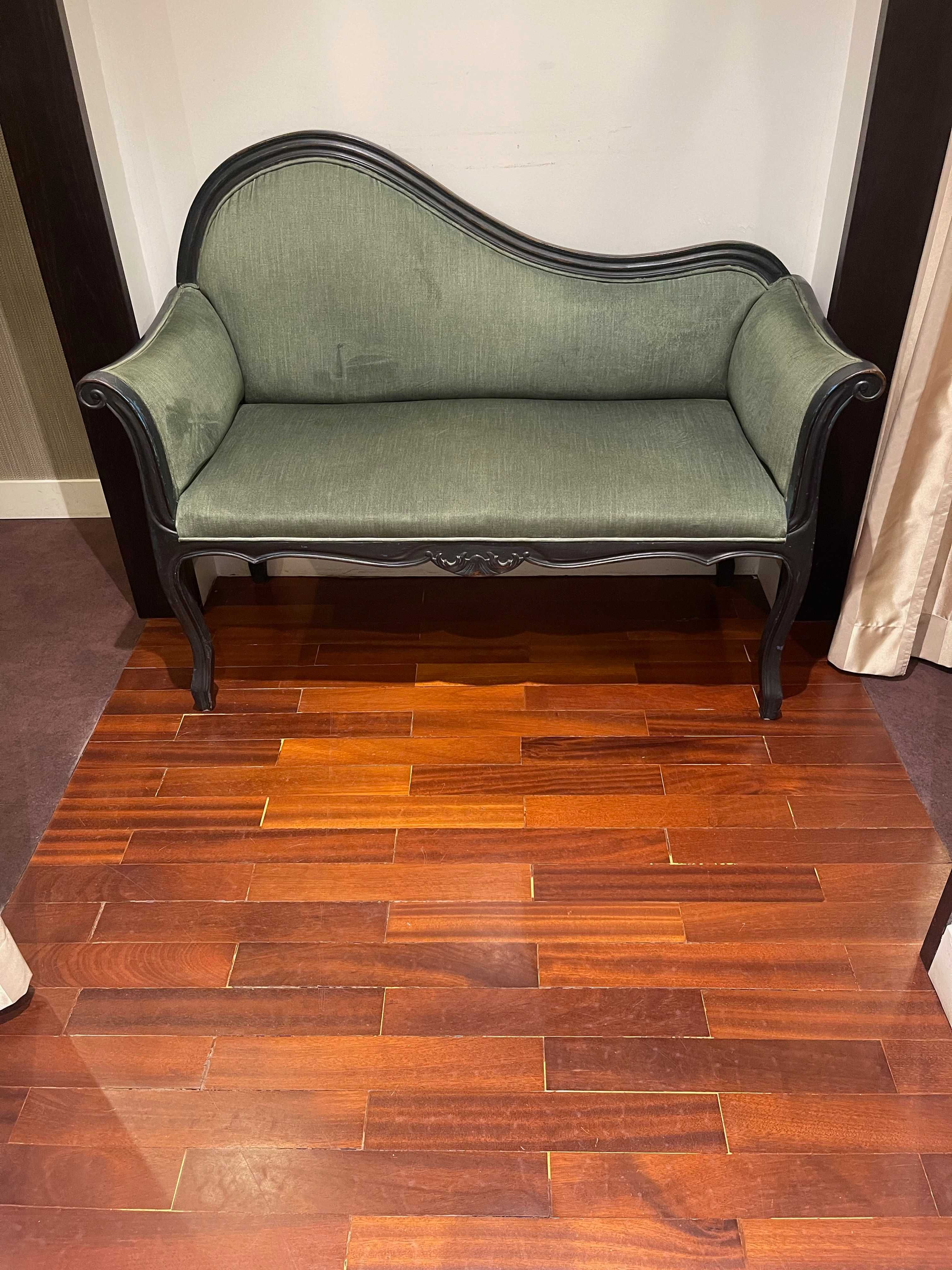 Canapé em estilo vintage estofado a veludo verde em ótimo estado