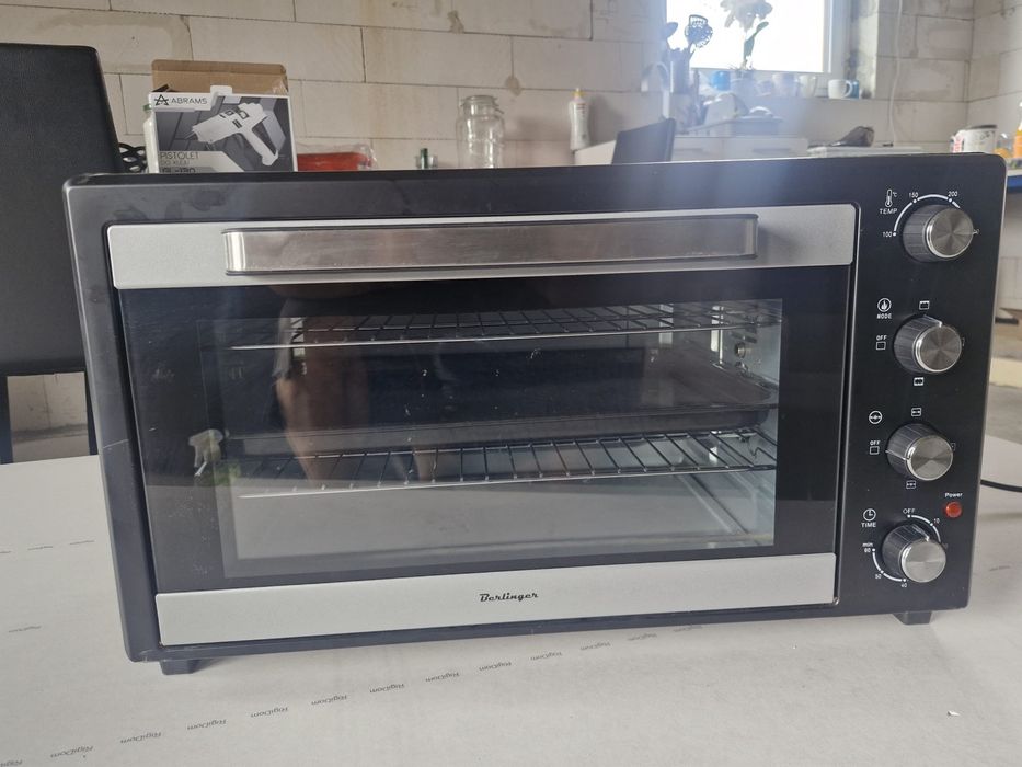 Mini piekarnik Berlinger termoobieg 2000v