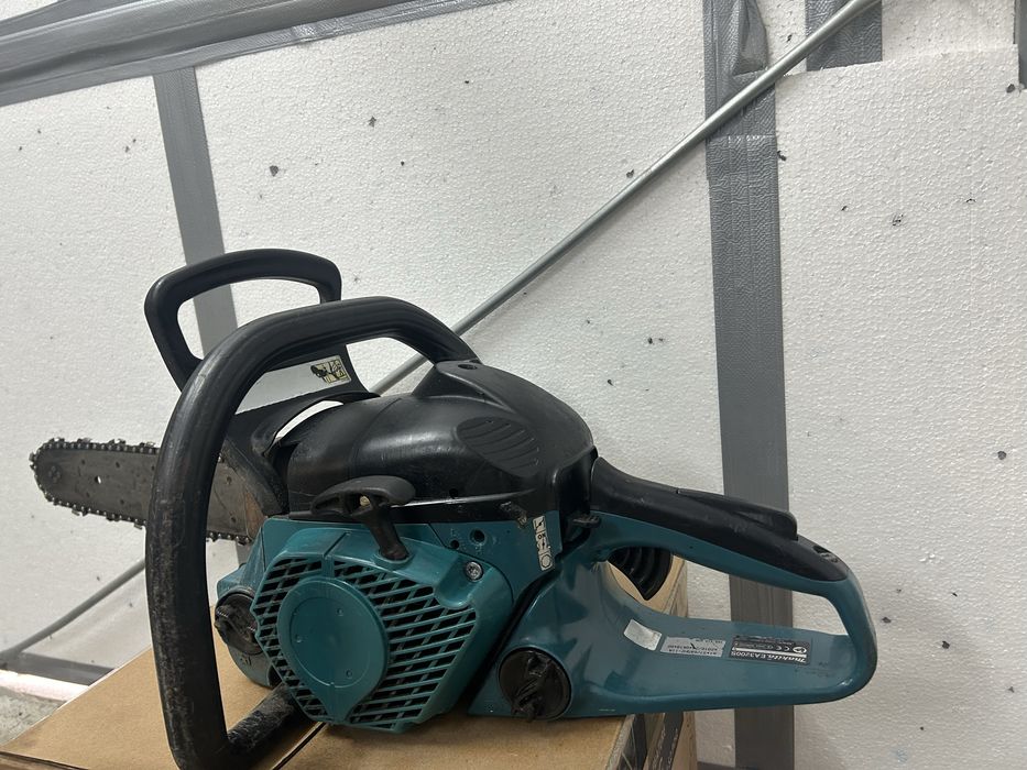 Profesjonalna Piła spalinowa Makita EA 3200S