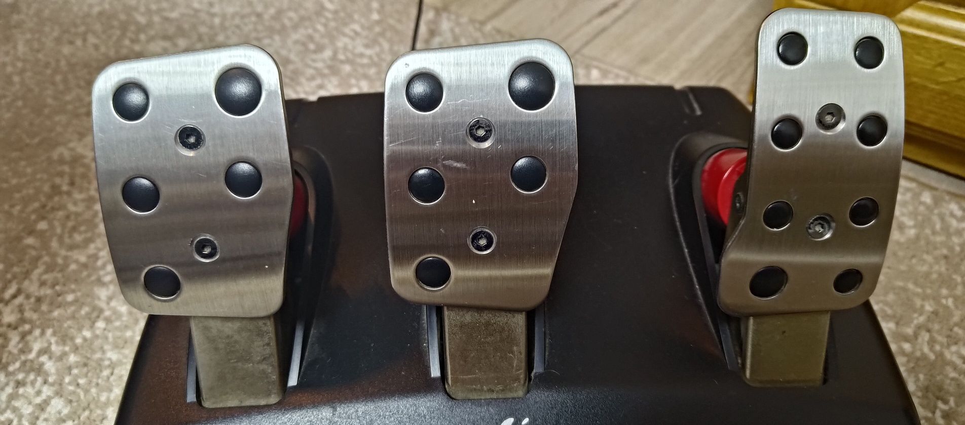 Ігровий руль Logitech g25