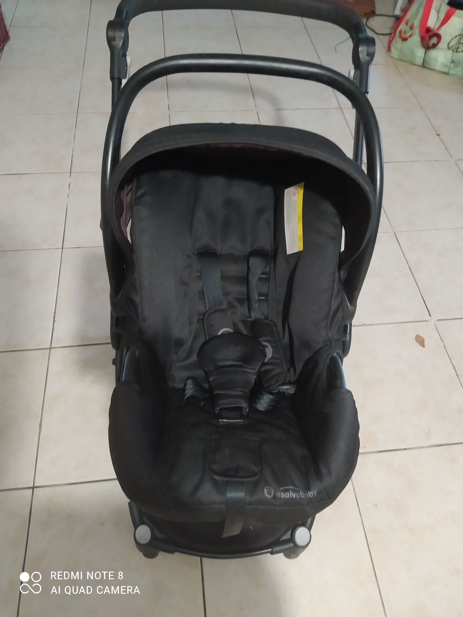 Vendo carrinho de bebe com alcofa e o ovo