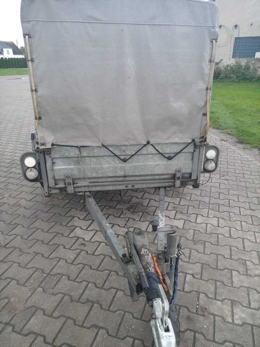 Przyczepka samochodowa
