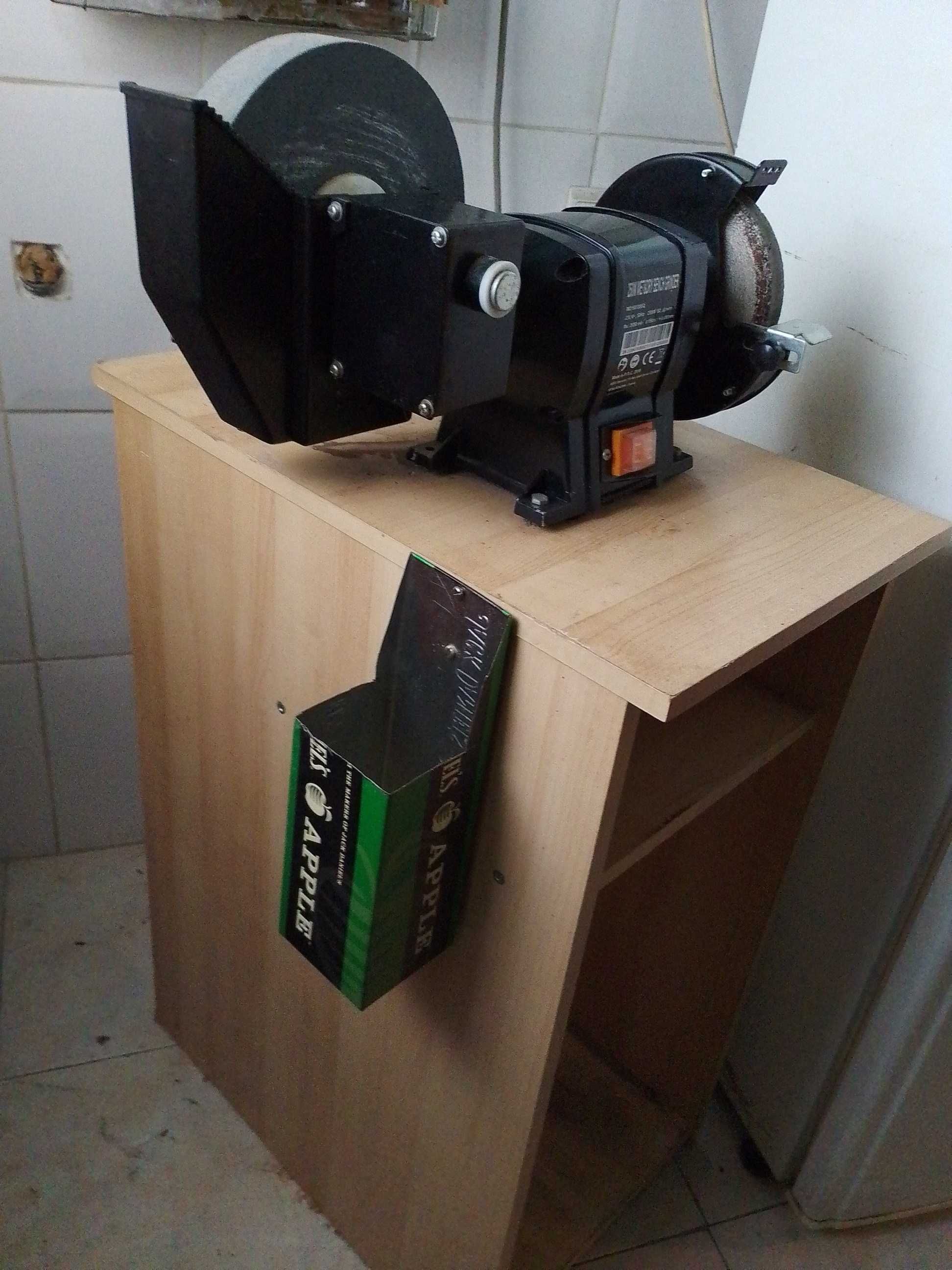 Esmeriladora Dupla 250W c/ Bancada