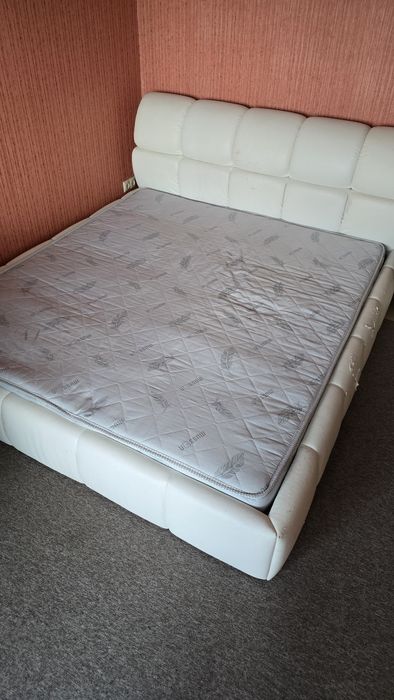 Продається комфортне двоспальне ліжко 180×200 з підйомним механізмом