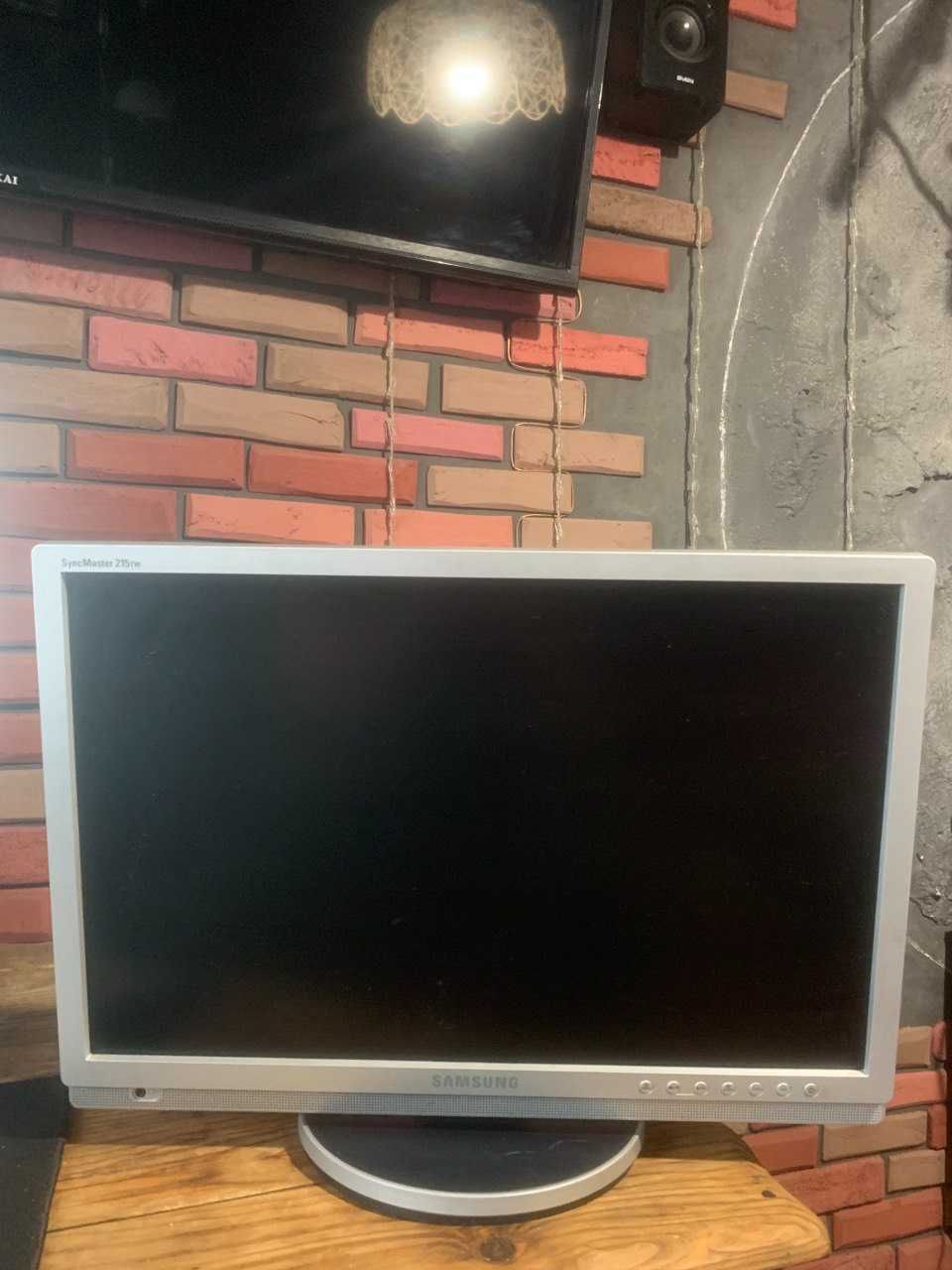 Монитор Samsung SyncMaster 215tw