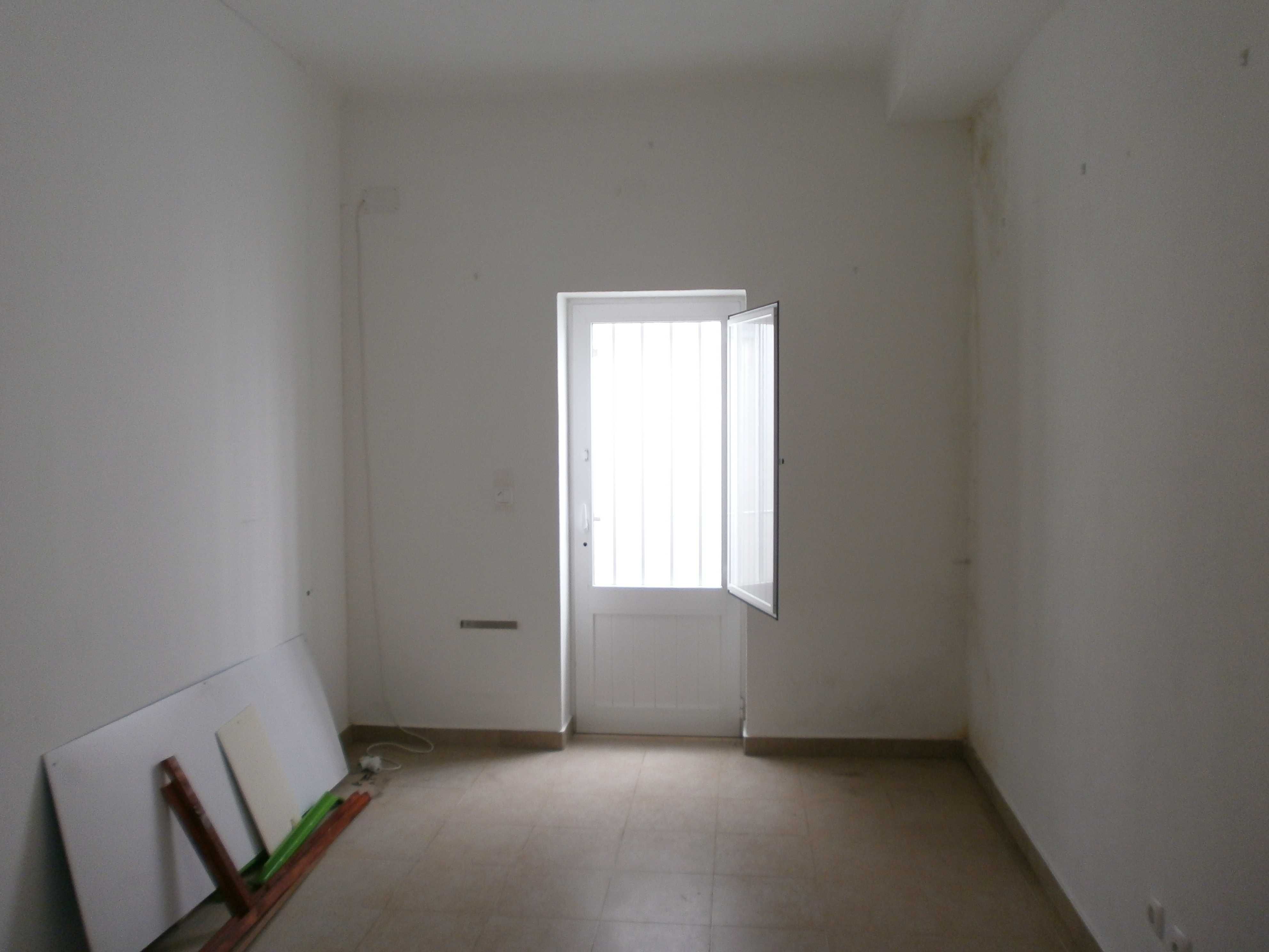 Casa no centro da aldeia