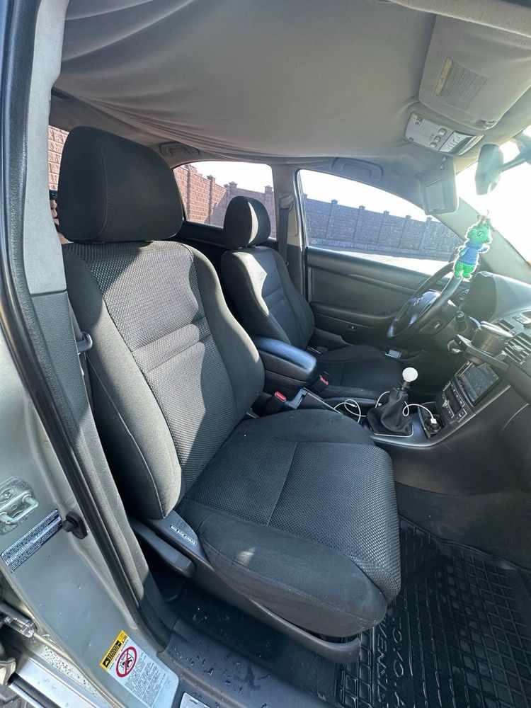 Toyota avensis t25