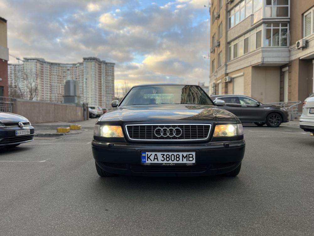 Продам Audi S8