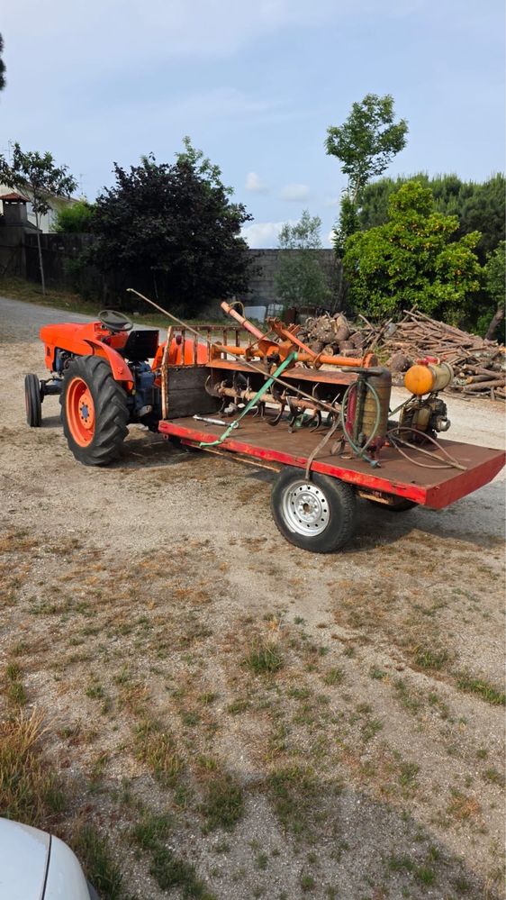 Trator kubota 285 30cv com atrelado tri basculante e fresa 1.40 kubota