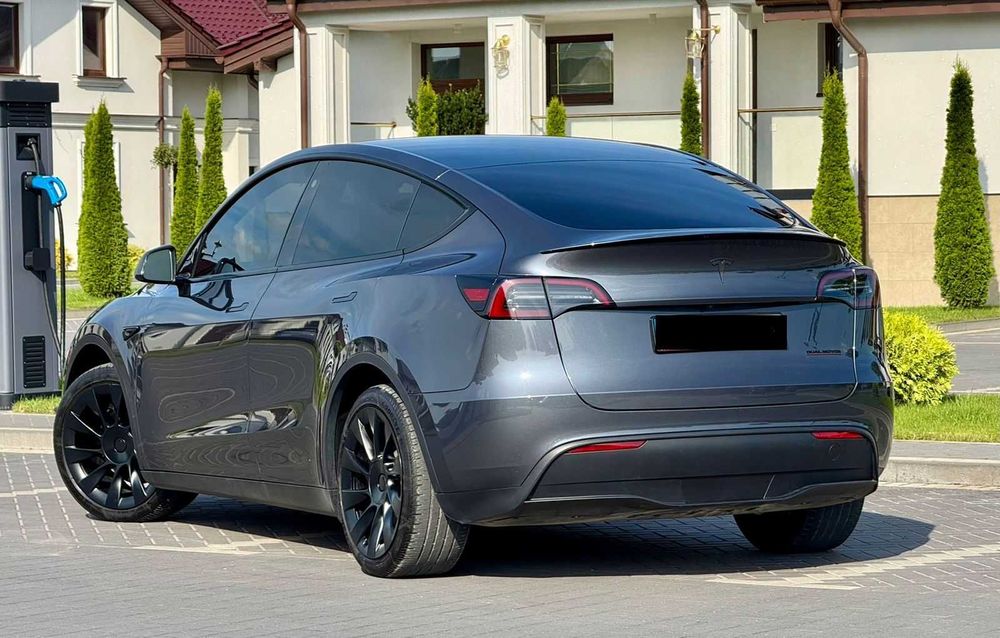 Прокат автомобіля Tesla Model Y 2024 Оренда Тесли Аренда Тесли