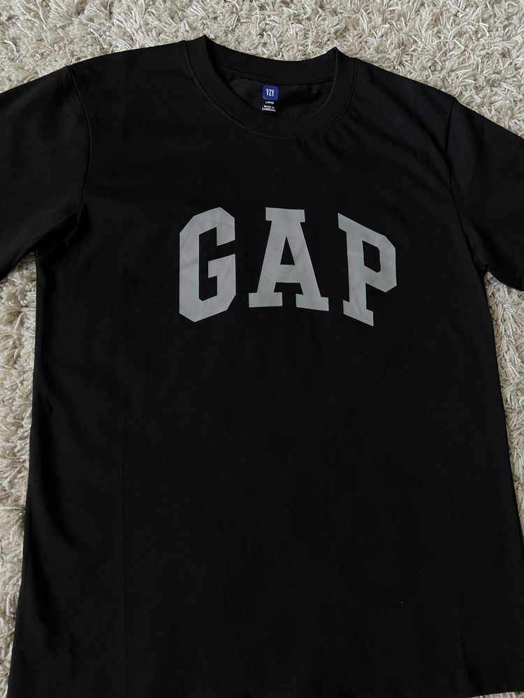 Yeezy Gap Engineered by Balenciaga футболка