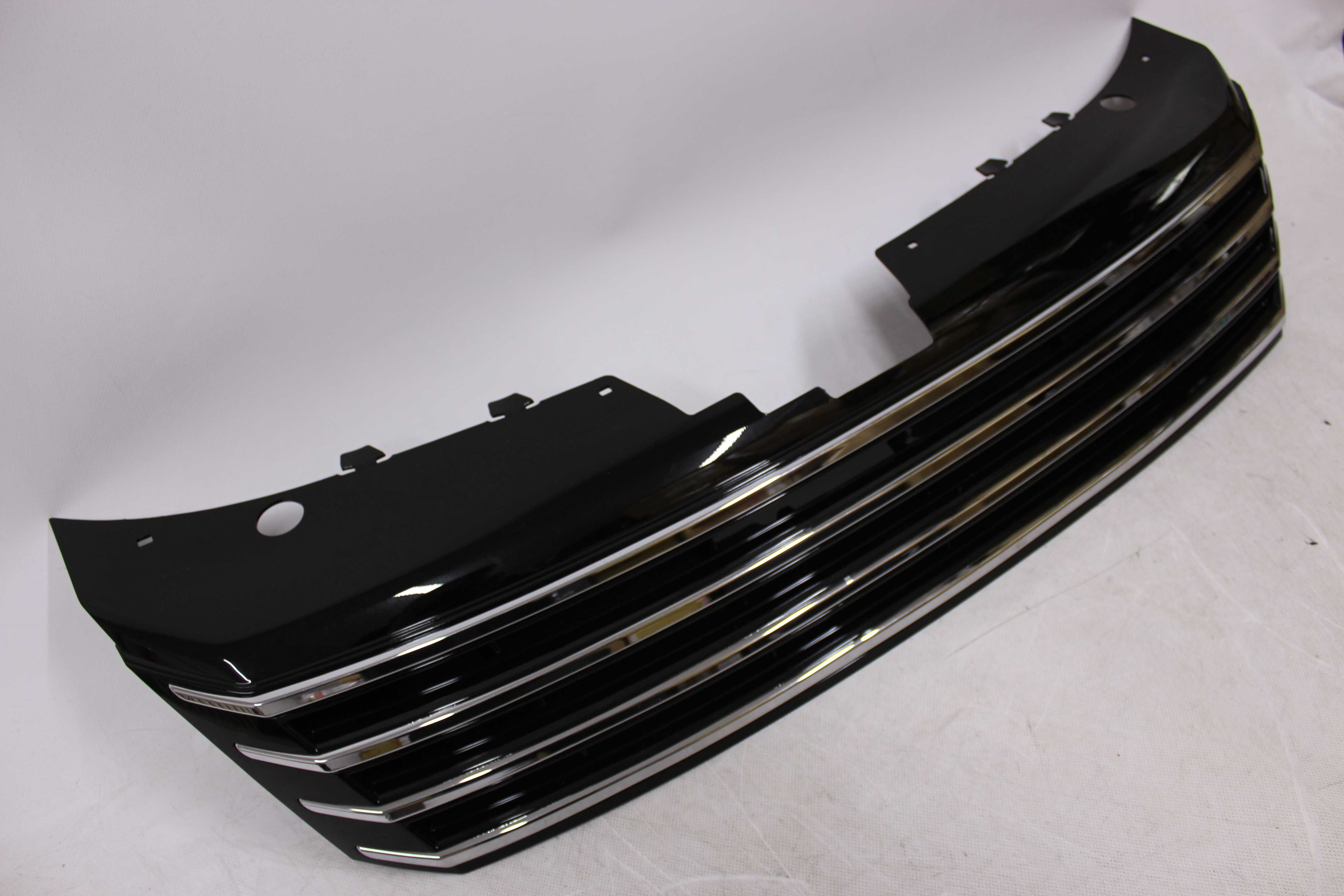 GRILL Atrapa chłodnicy PASSAT B7 10-14S PORT BLACK Bez znaczka NOWY