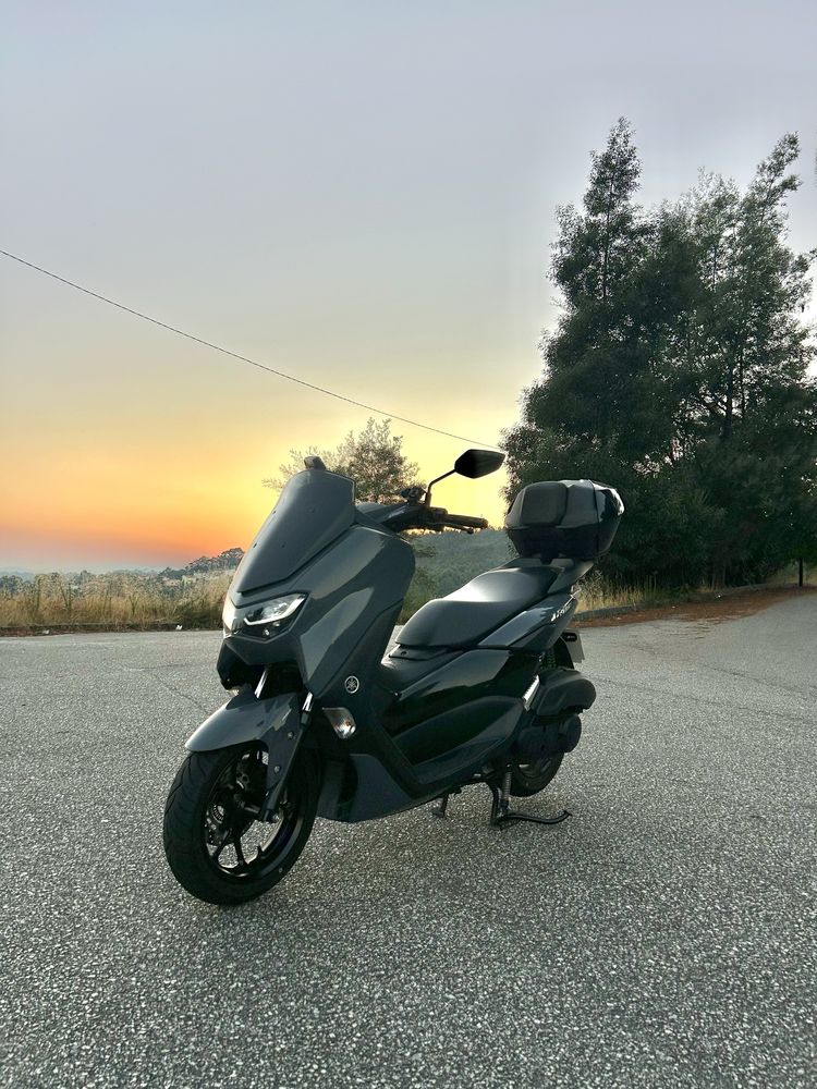 Yamaha NMAX 2024 com topcase