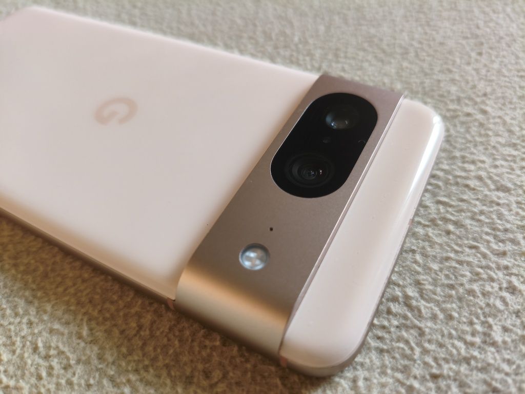 Google Pixel 8 128 GB kremowy, stan idealny