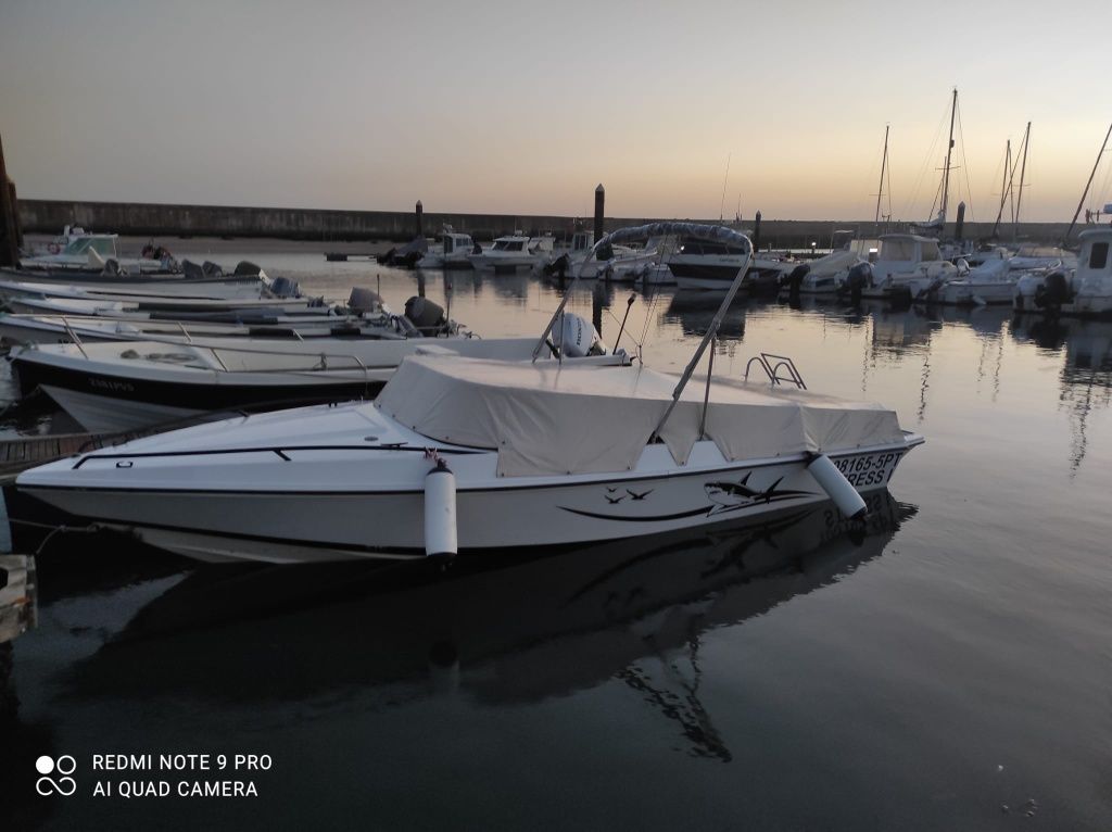 Barco / lancha .