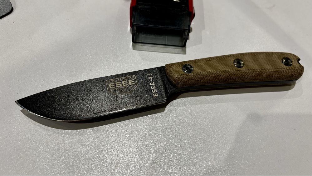 Nóż Esee 4 HM używany
