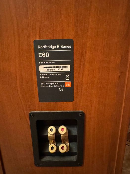 Акустика JBL E60