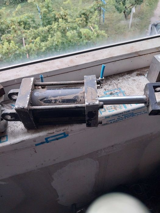 пневмоцилиндры бу, рабочие