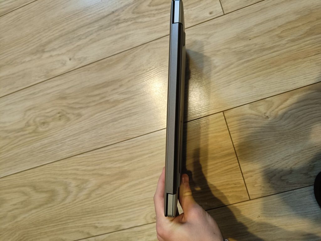 Laptop Lenovo używany